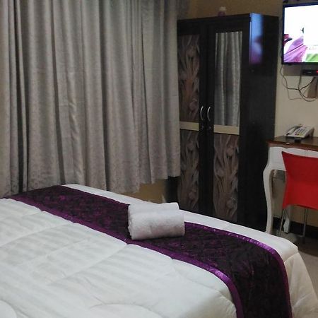 Diponegoro House Hotel Salatiga Exterior foto
